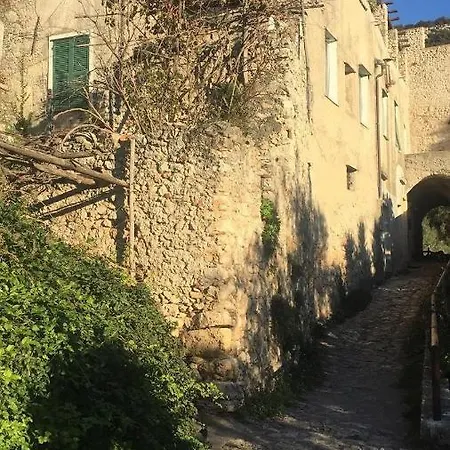 Casa Olivia Lacremà * Finale Ligure
