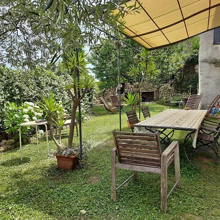 Casa Olivia Lacrema *