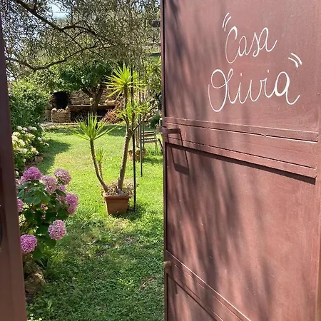 Casa Olivia Lacremà