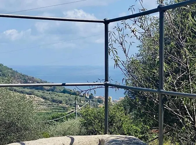 Casa Olivia Lacremà Finale Ligure