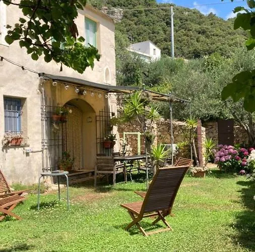 Casa Olivia Lacremà * Finale Ligure