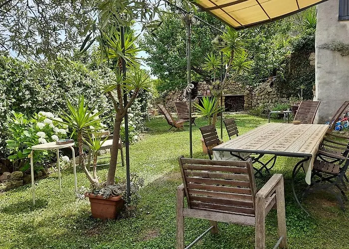 Casa Olivia Lacrema *