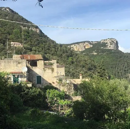 Casa Olivia Lacremà