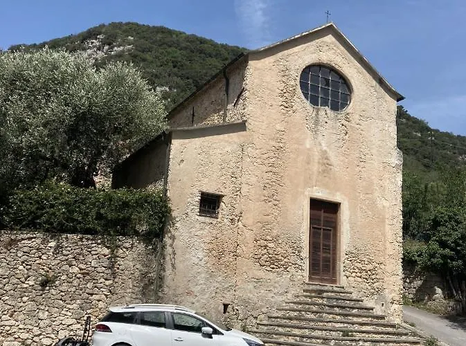 Casa Olivia Lacremà