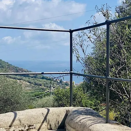 Casa Olivia Lacrema Finale Ligure