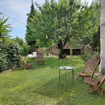 Casa Olivia Lacrema *