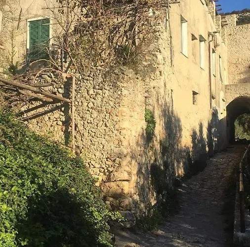 Casa Olivia Lacrema * Finale Ligure